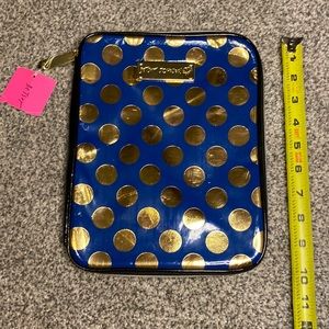 Betsey Johnson E-reader sleeve disco dark blue.